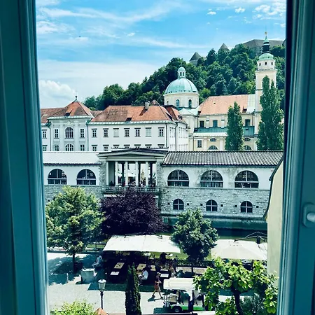 Serenity Πανσιόν *